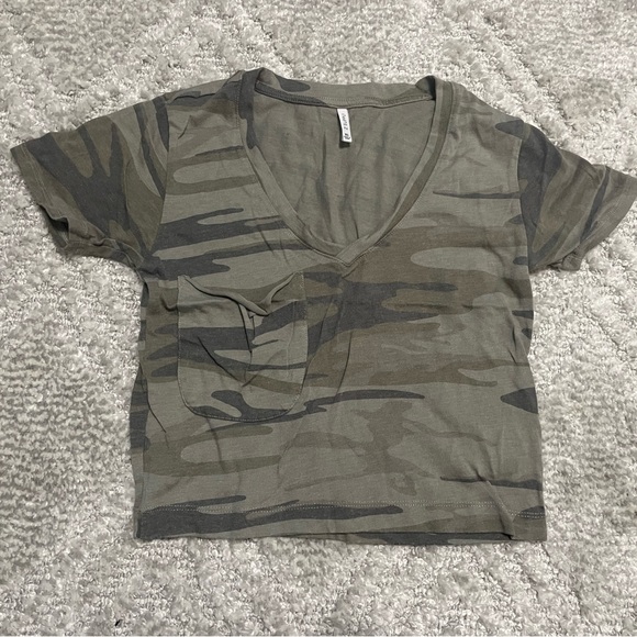 Z Supply Cropped Camo T-Shirt Size XS - Picture 1 of 2